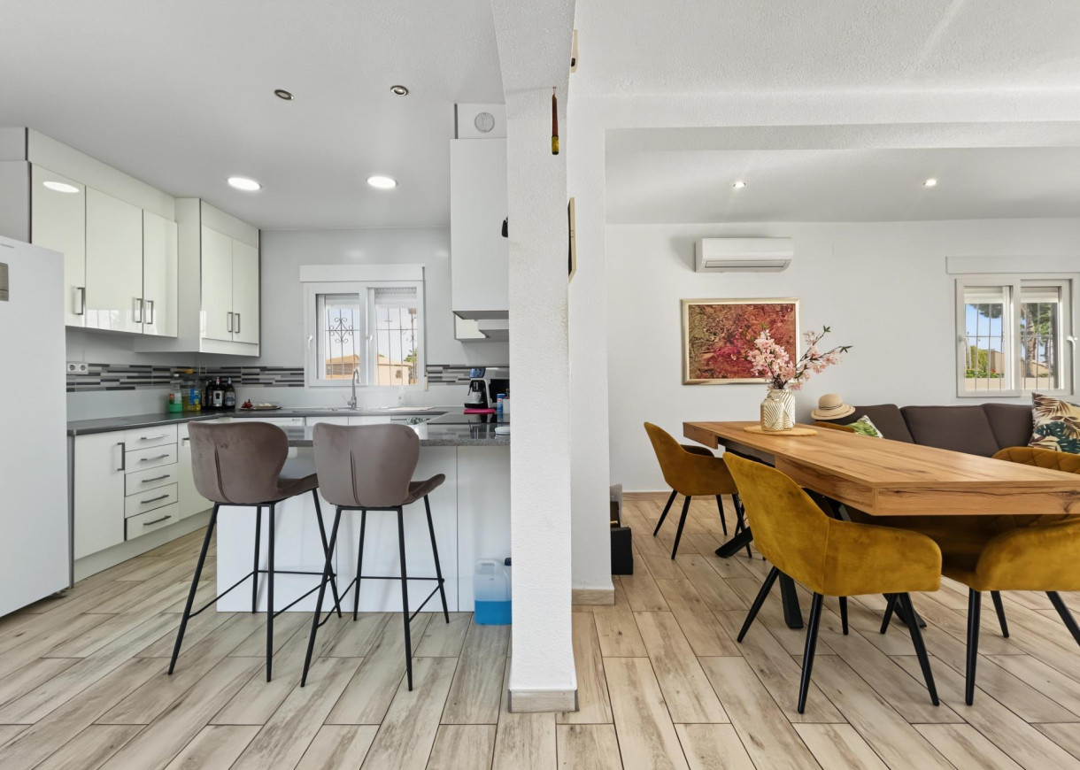 Resale - Villa - Pilar de la Horadada - Pinar de Campoverde