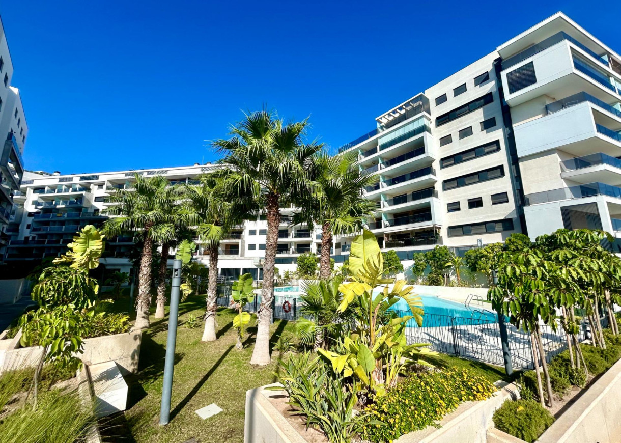 Resale - Lägenhet - Dehesa de campoamor - Campoamor