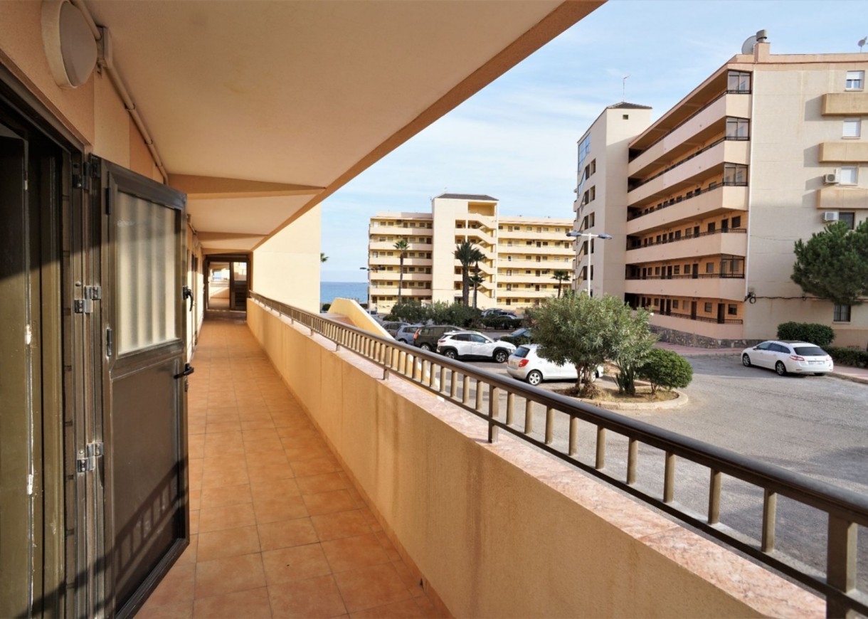 Resale - Lägenhet - Torrevieja - Cabo Cervera
