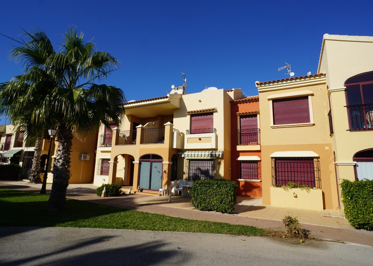 Alquiler a largo plazo - Apartamento - Torrevieja - Torretas